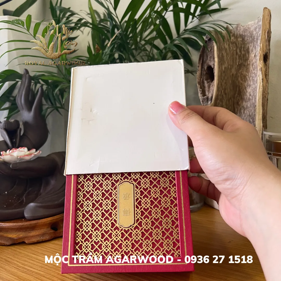 Premium 3-Layer Wooden Jewelry Box – Gold-Plated Frame Storage for Agarwood Bracelets &amp; Accessories